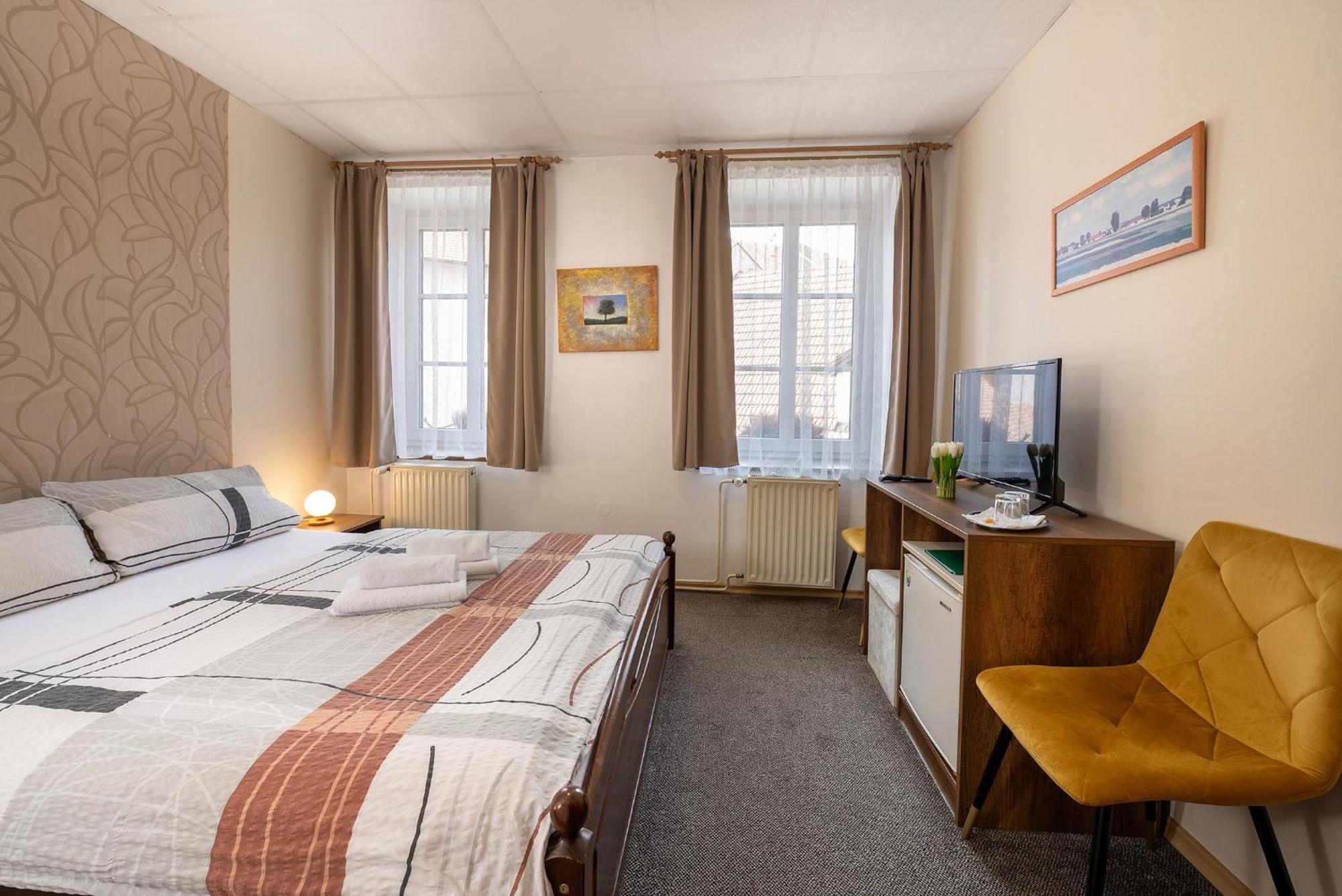 Rodinny Hotel Myslivna Třeboň Extérieur photo