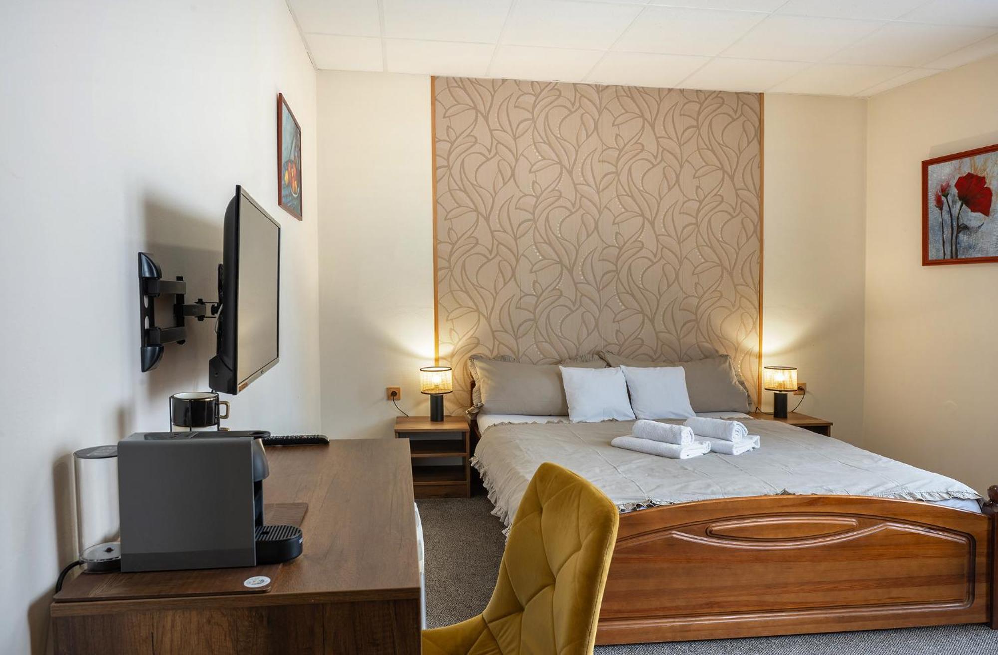 Rodinny Hotel Myslivna Třeboň Extérieur photo