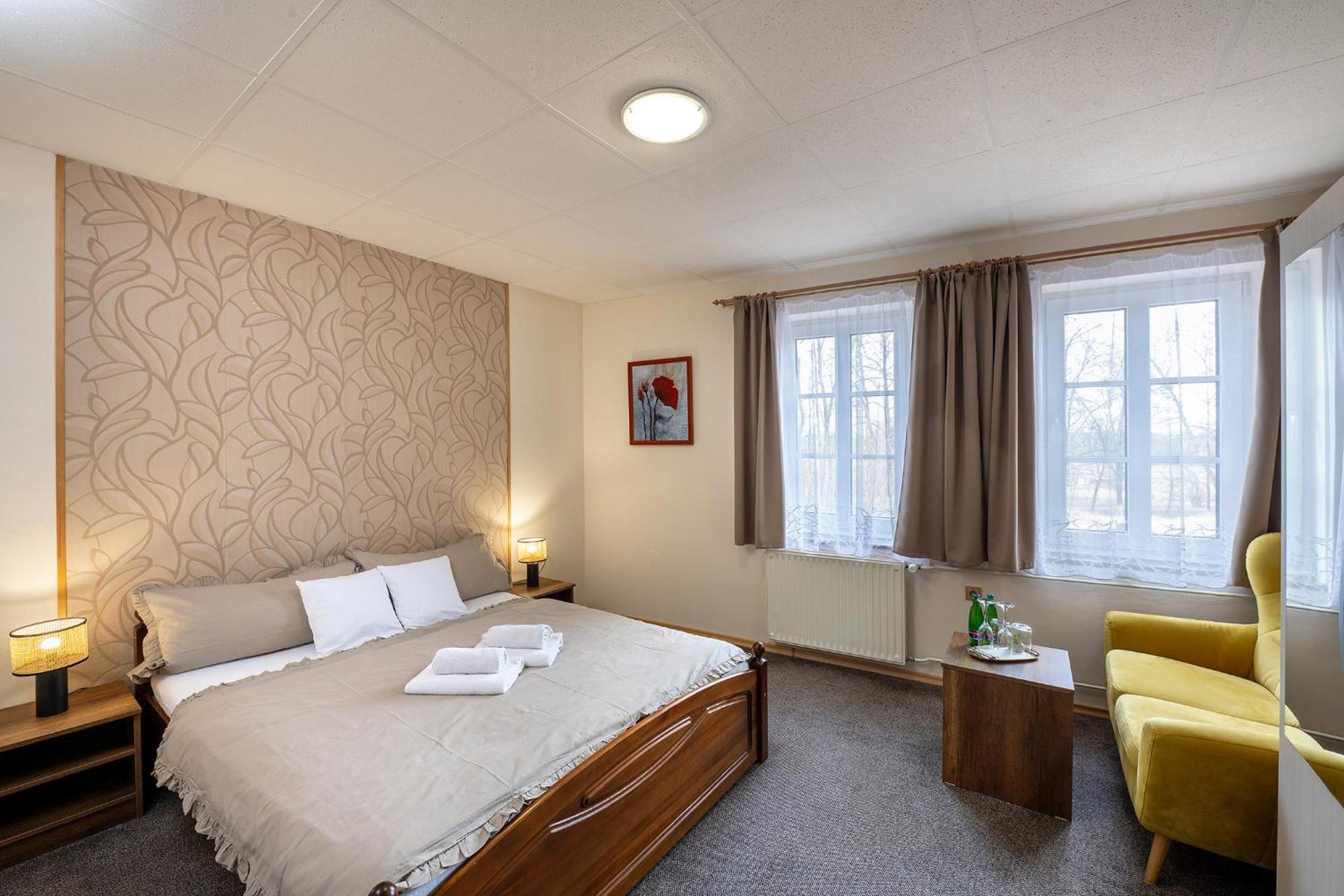 Rodinny Hotel Myslivna Třeboň Extérieur photo